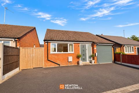 3 bed property, in Waverley Road, £275,000
