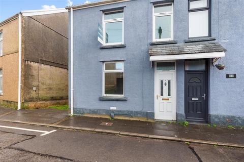 3 bed property, in Phyllis Street, £140,000