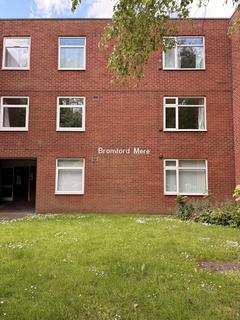 2 bed property, in Warwick Road, £182,500