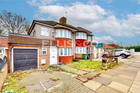 3 bed property, in Chaplin Road, £600,000