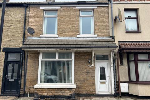 2 bed property, in Collingwood Street, £80,000