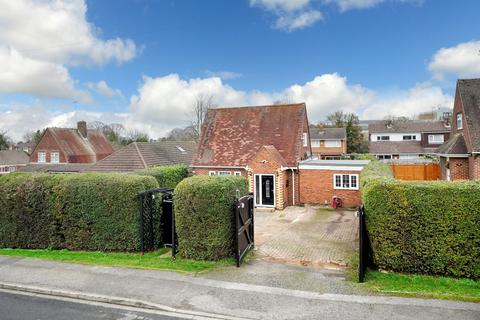 4 bed property, in Lockhart Close, £575,000