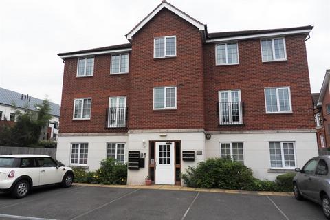 3 bed property, in Cherry Croft, £230,000
