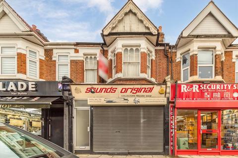 Studio, in South Ealing Road, £800,000
