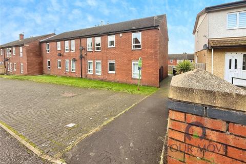 2 bed property, in Standhill Crescent, £40,000