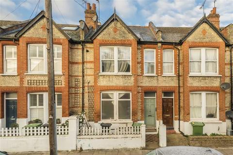 2 bed property, in Becklow Road, £425,000