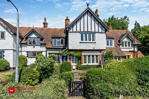 3 bed property, in Debden Lane, £650,000