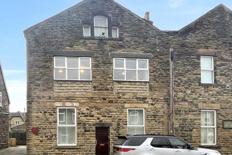 2 bed property, in Millfield Street, £150,000