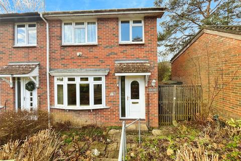 3 bed property, in Brookside Crescent, £180,000