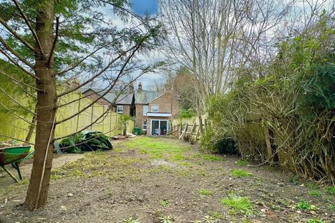 2 bed property, in Station Road, £460,000