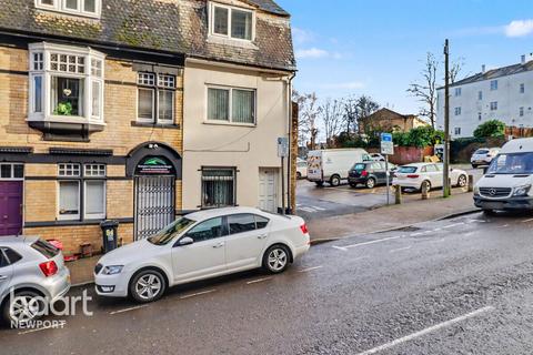 3 bed property, in Stow Hill, £160,000
