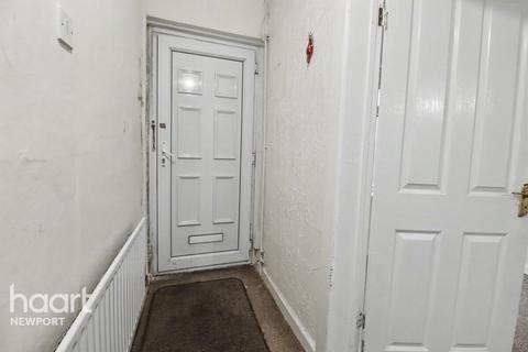 3 bed property, in Stow Hill, £165,000