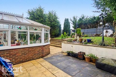 4 bed property, in Frog Grove Lane, £650,000