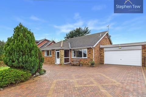 3 bed property, in Lowton Road, £475,000