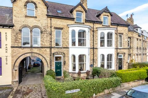 7 bed property, in East Park Road, £645,000