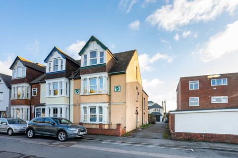 6 bed property, in South Road, £455,000