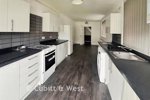 3 bed property, in Dover Road, £235,000