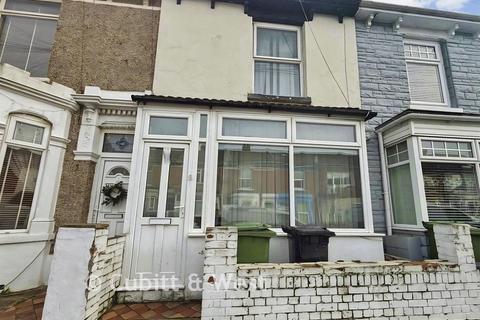 3 bed property, in Dover Road, £235,000