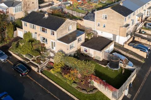 3 bed property, in Fairfield Avenue, £565,000