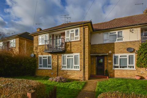 1 bed property, in Whittington Road, £200,000