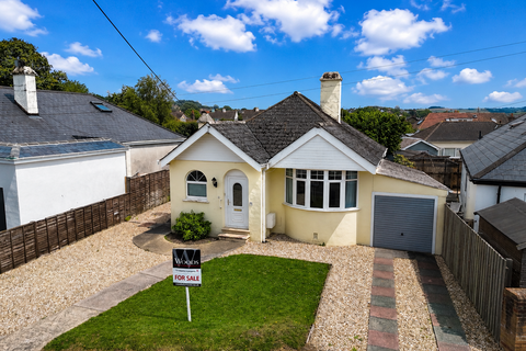 2 bed property, in Greenbank Avenue, £325,000