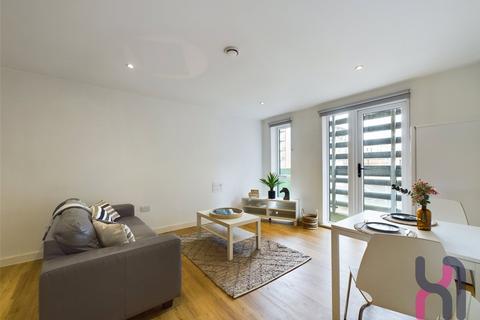 2 bed property, in Eastbank Tower, £169,950