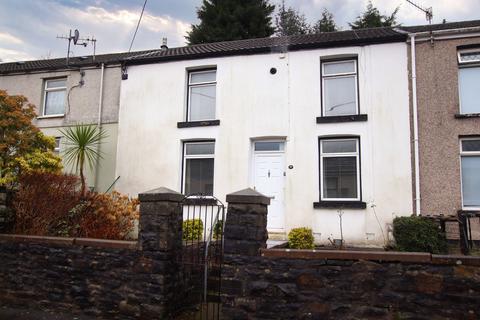 3 bed property, in Cornwall Road, £120,000