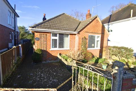 2 bed property, in Heather Road, £249,950