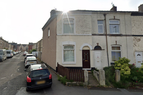 2 bed property, in Hornby Street, £149,950