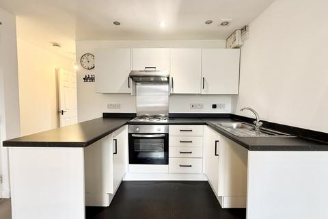1 bed property, in Haynes Road, £100,000