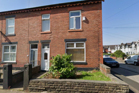 4 bed property, in Knowles Street, £215,950