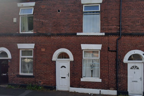 2 bed property, in Sanderson Street, £138,950