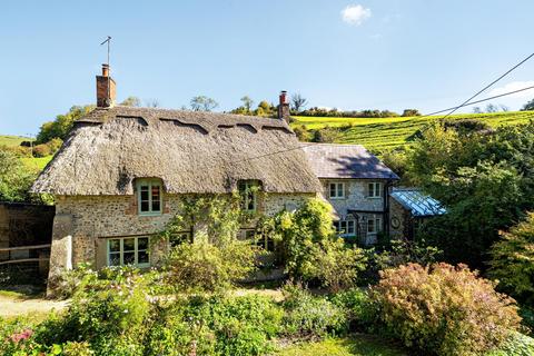 4 bed property, in Sydling St. Nicholas, £725,000