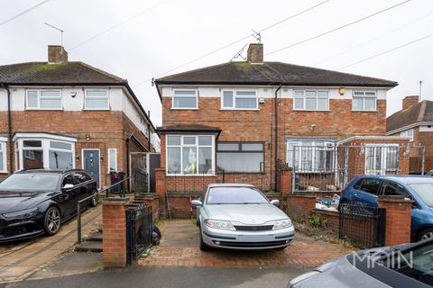 3 bed property, in Bryngarth Crescent, £270,000