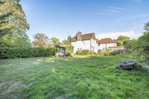 3 bed property, in Croydon Road, £950,000