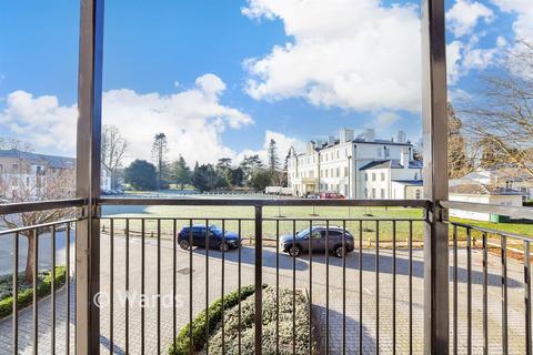 2 bed property, in Wills Crescent, £230,000