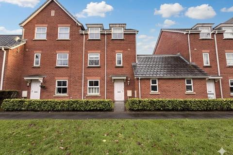 5 bed property, in Marchwood Close, £350,000
