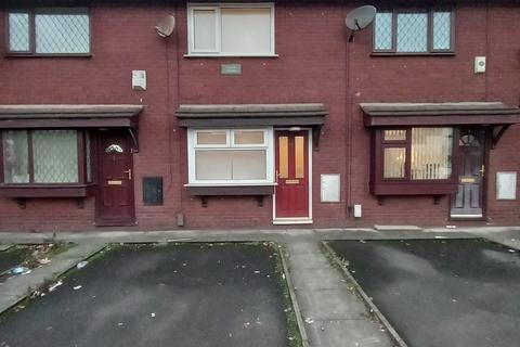 2 bed property, in Tudor Court, £134,950
