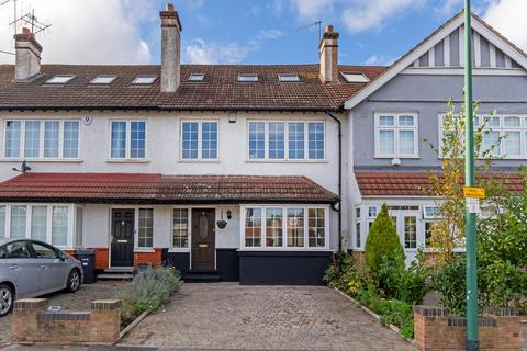 4 bed property, in Nutter Lane, £979,000