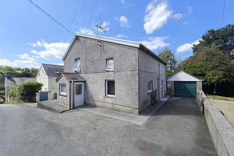 4 bed property, in Cwmfelin Mynach, £164,995