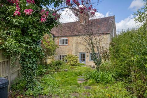 3 bed property, in Lusty, £325,000