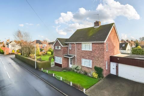 3 bed property, in Hervey Road, £325,000