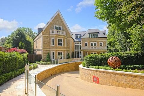 Land, in Camlet Way, £795,000