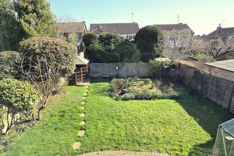3 bed property, in Munnion Road, £550,000