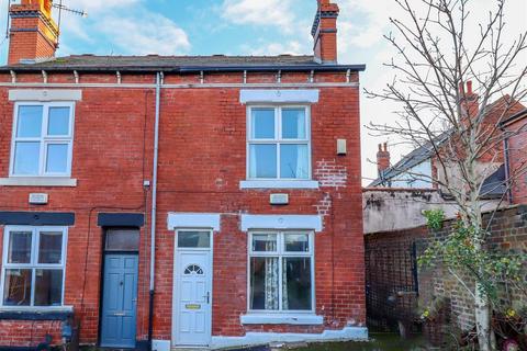 3 bed property, in Cecil Square, £190,000