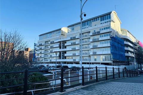 2 bed property, in Royal Quay, £125,000