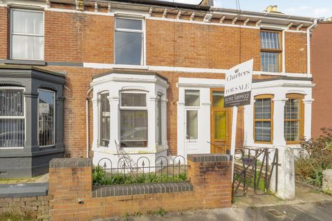 3 bed property, in Elmhurst Road, £245,000