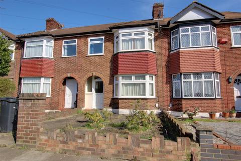 3 bed property, in Lynmouth Avenue, £575,000