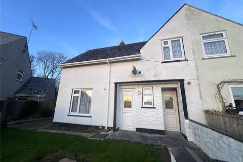 2 bed property, in Knowling Mead, £180,000