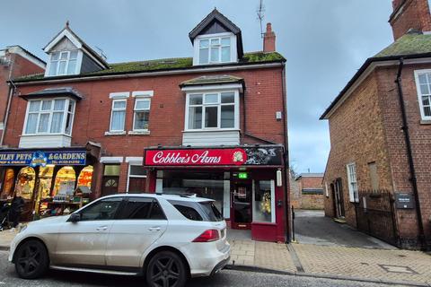 5 bed property, in The Courtyard, £250,000